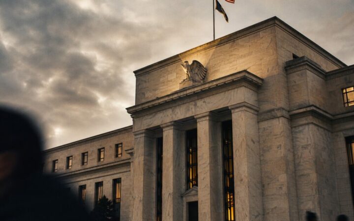 Kevin Warsh Sworn In as Fed Chair With Stakes in 20-Plus Crypto Projects
