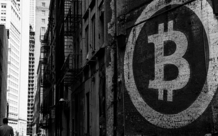 Macro Pressures Test Crypto Resilience With Bitcoin Holding Steady