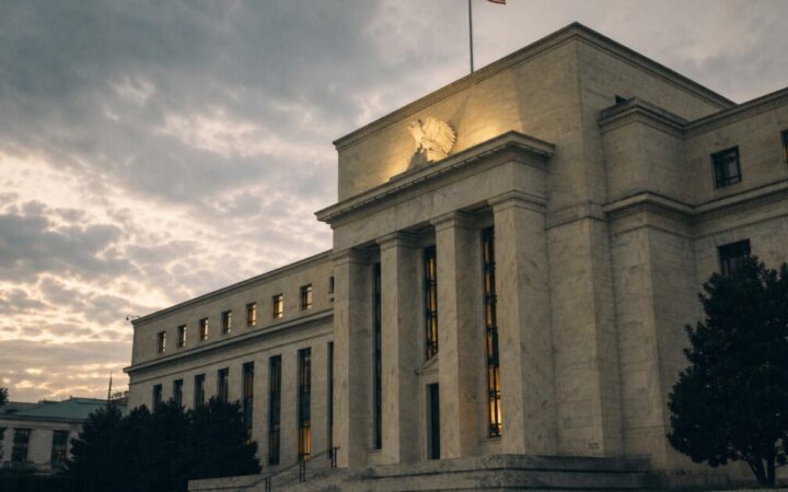 U.S. Treasury Backs Stablecoins as Federal Reserve Digital Dollar Plans Stall