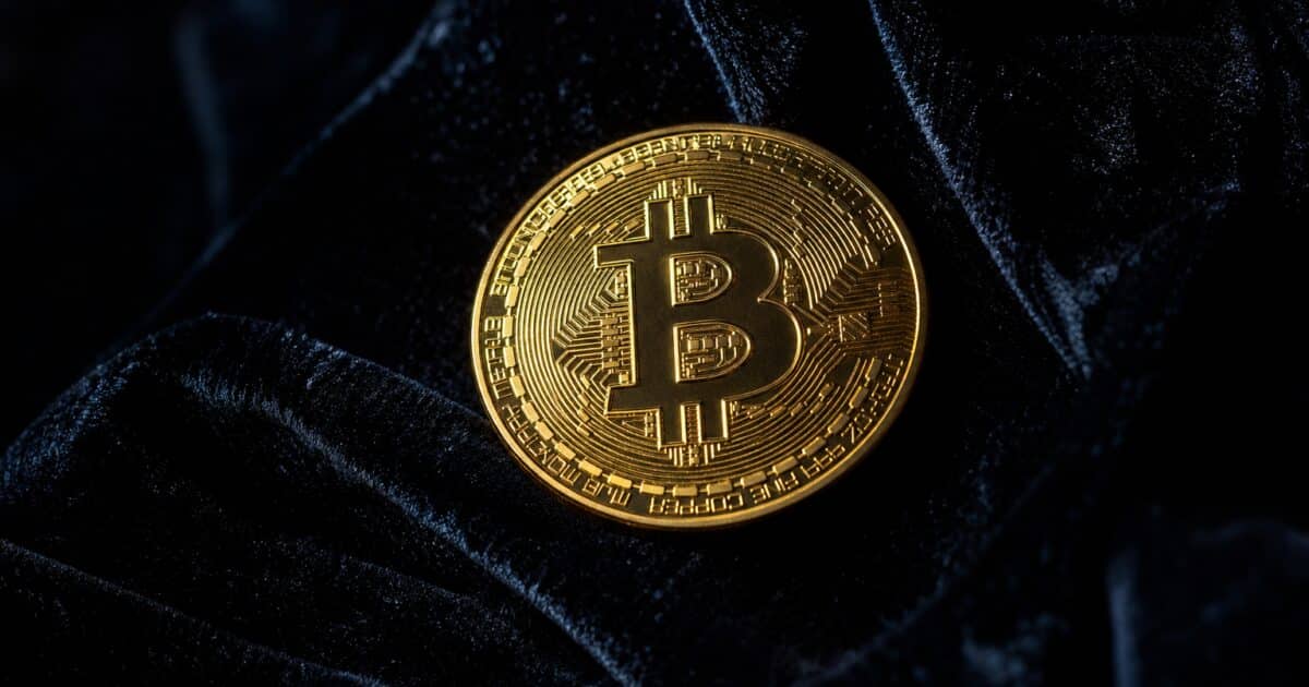 Bitcoin, Dogecoin, XRP, and Shiba Inu Stall as Weak Volume Fails to Break Key Resistance