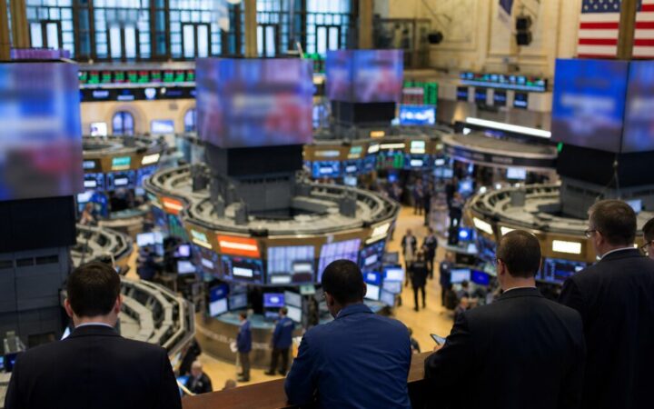 Bitcoin ETF Inflows Signal Institutional Positioning as Prices Hold