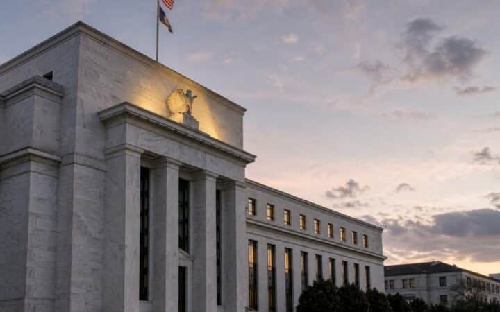 Canadian Dollar Hits 14-Month Low as Fed Rate Bets Crush the Loonie