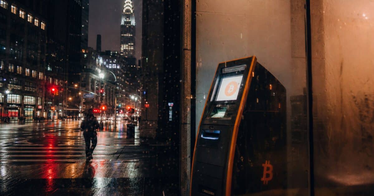 Crypto Community Debates Bitcoin Stability This Weekend