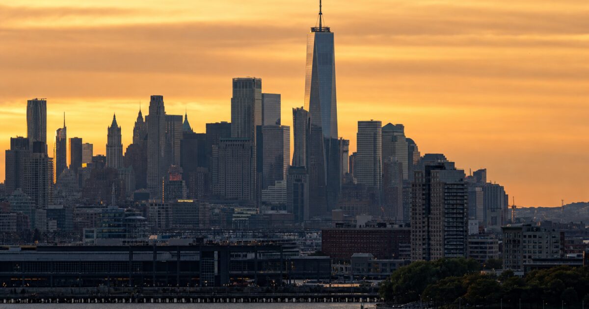 Crypto Market Wipes $2.6 Trillion in Cap as Q3 Pressure Builds