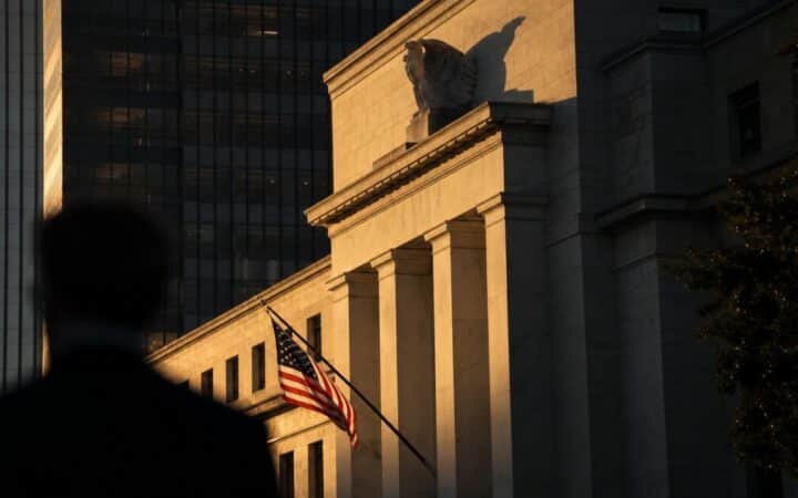 Fed and Four Agencies Push Bank-Grade ID Rules on Stablecoin Issuers