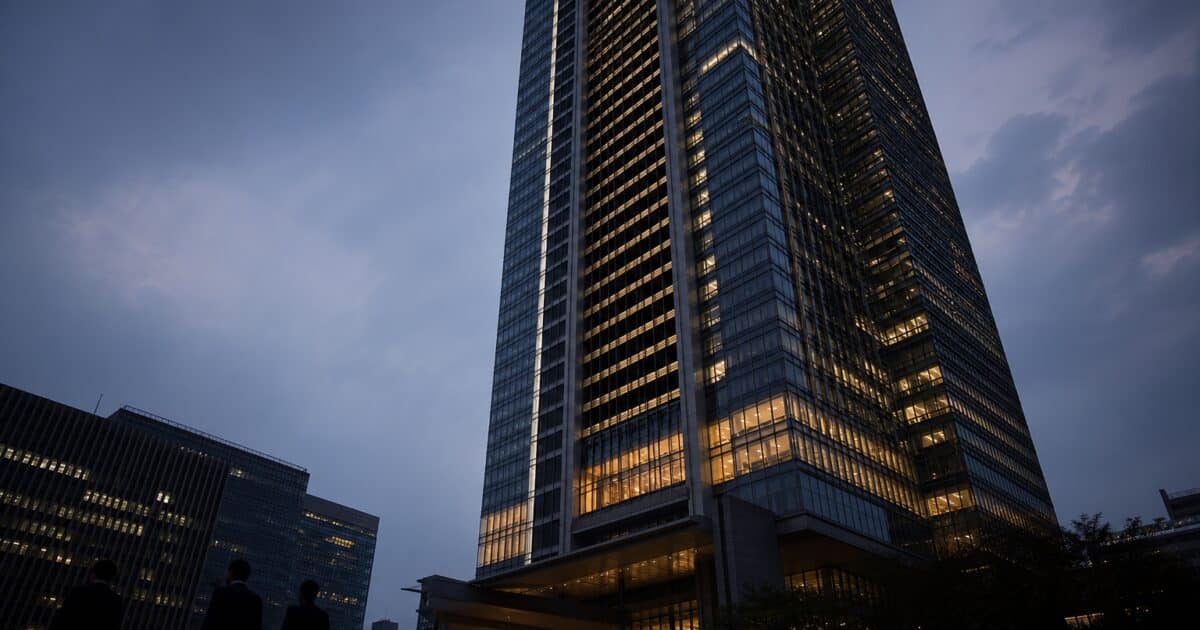 Japan Pension Fund's 1% Crypto Bet Reshapes Strategy for 1,200 Small Businesses