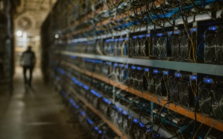 Raoul Pal Says Bitcoin's 318% Surge Since FTX Crash Beats Nasdaq Cold