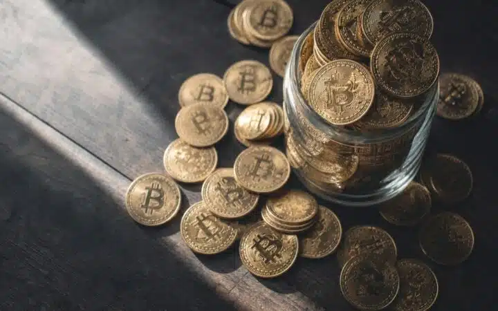 Short-Term Bitcoin Holders Dump 50,000 BTC at a Loss as Capitulation Fears Mount