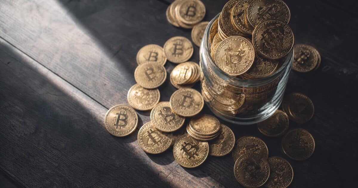 Short-Term Bitcoin Holders Dump 50,000 BTC at a Loss as Capitulation Fears Mount