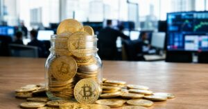 Trump's Iran Deal Pledge Puts Bitcoin Traders on Watch Before Signing
