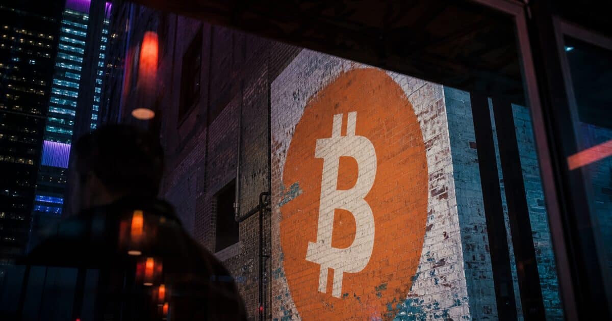 Bitcoin Falls Below $62,500 as US-Iran Tensions Rattle Crypto Markets