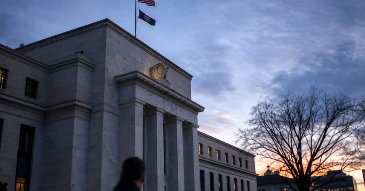 Dollar Climbs After Dallas Fed's Logan Backs Modestly Higher Rates