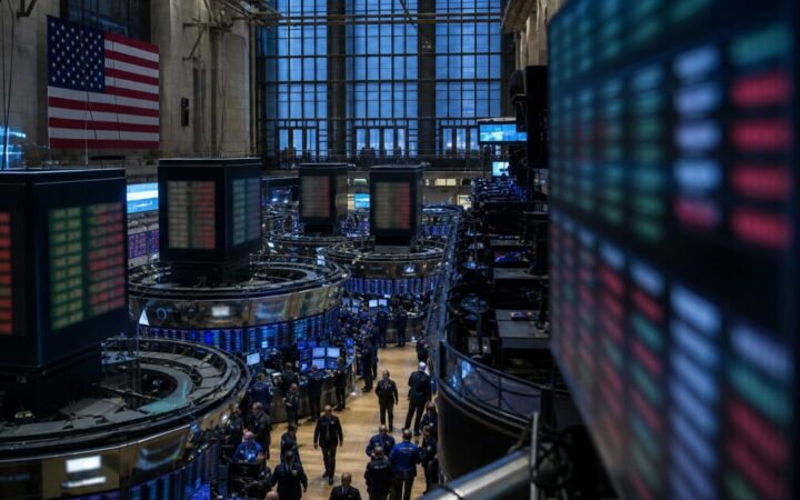 Ethereum Slides Toward $1,500 as $345M ETF Outflows Swamp Bitmine Buys