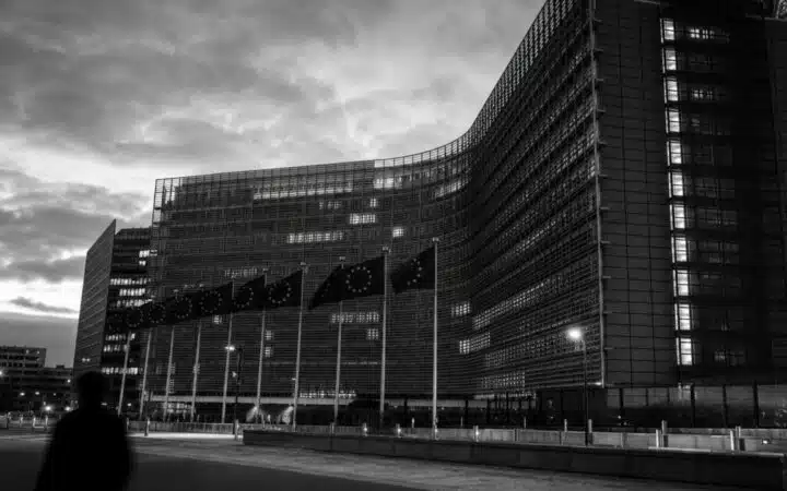 EU's MiCA Custodian Crackdown Puts 27-Nation Crypto License at Stake