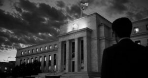 Fed Holds Rates Steady as Yen, Yuan, and Pound Traders Wait