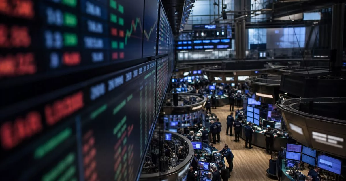 HYPE Token Holds Strong as Bitcoin and Ethereum ETF Outflows Mount