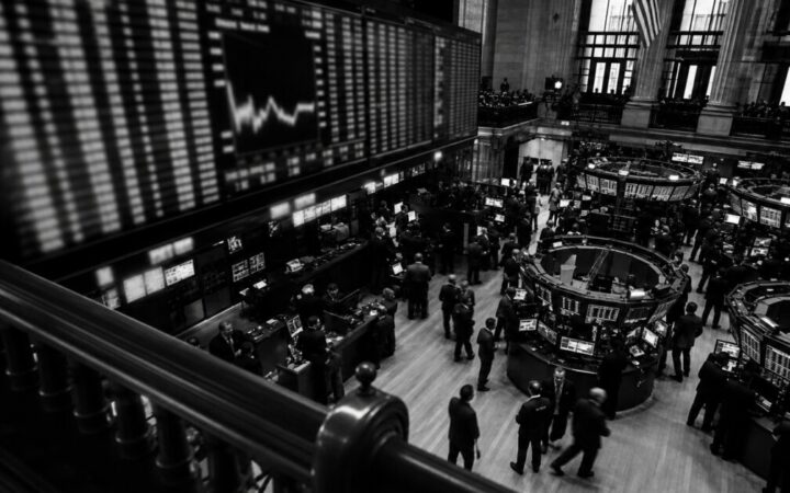Le record des ETF XRP à 1,5 milliard de dollars cache une fracture inquiétante entre institutionnels et