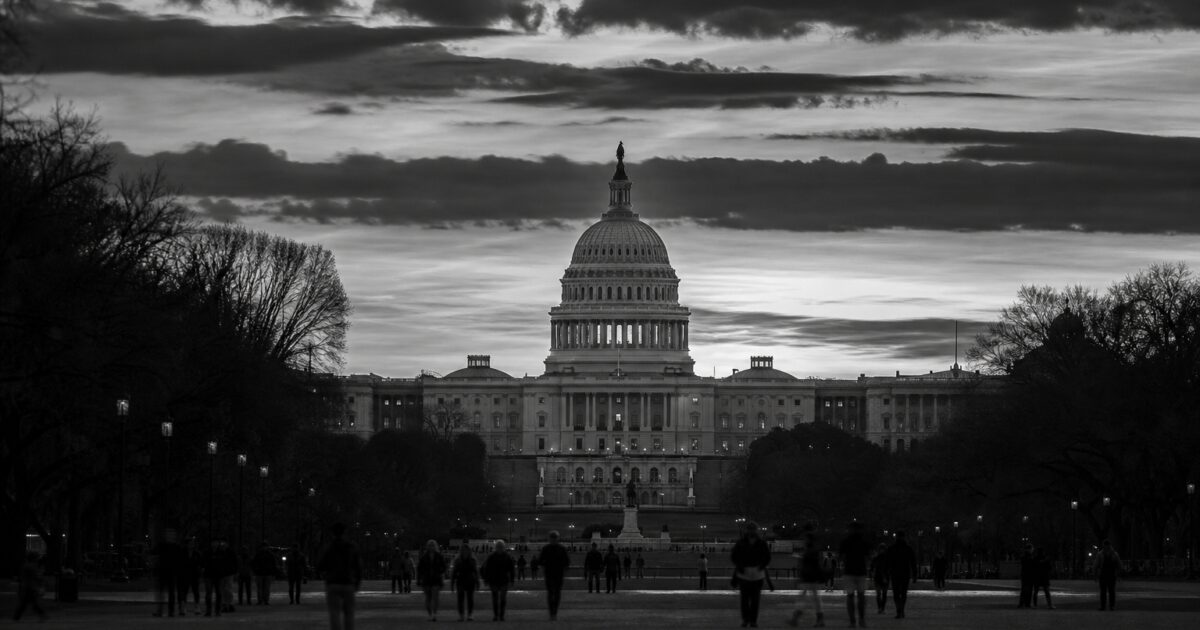 Lummis Pushes CLARITY Act as Congress Eyes 50-State Digital Asset Rules