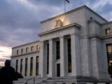 Pound Holds at $1.32 as Forex Traders Freeze Before Fed Rate Call
