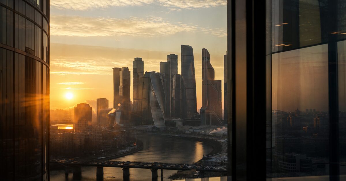 Le plafond crypto de 3 800 $ en Russie limite les investisseurs particuliers mais libère les entreprises