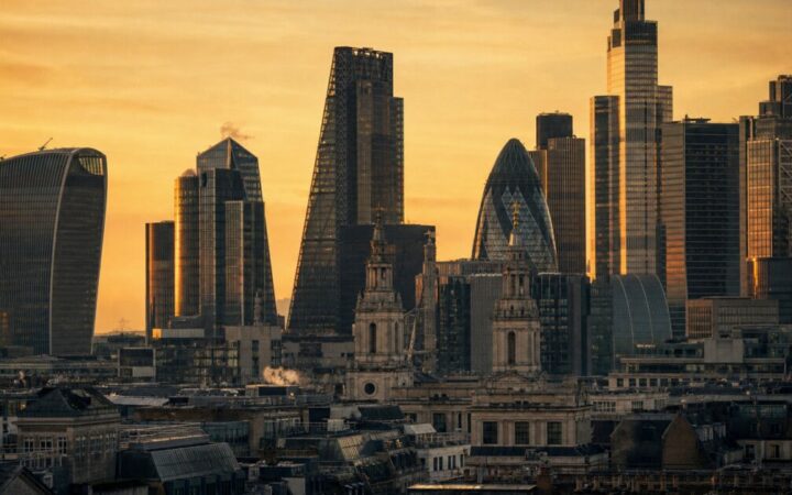 UBS Backs British Pound as UK Fiscal Risks Mount in 2026