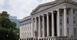 Yield-Bearing Stablecoin Supply Drops 15% in Q2 as Treasury-Backed BUIDL and USDY Gain Ground
