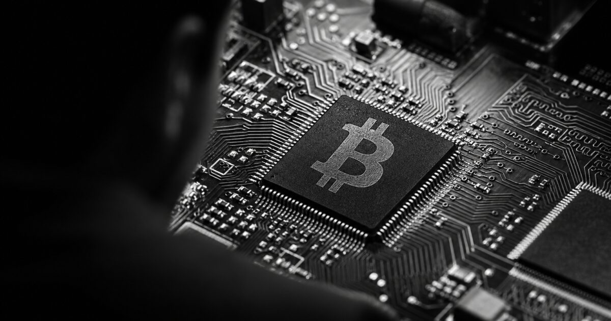 American Bitcoin accumule du Bitcoin en pleine perte trimestrielle, l'action ABTC monte de 5%