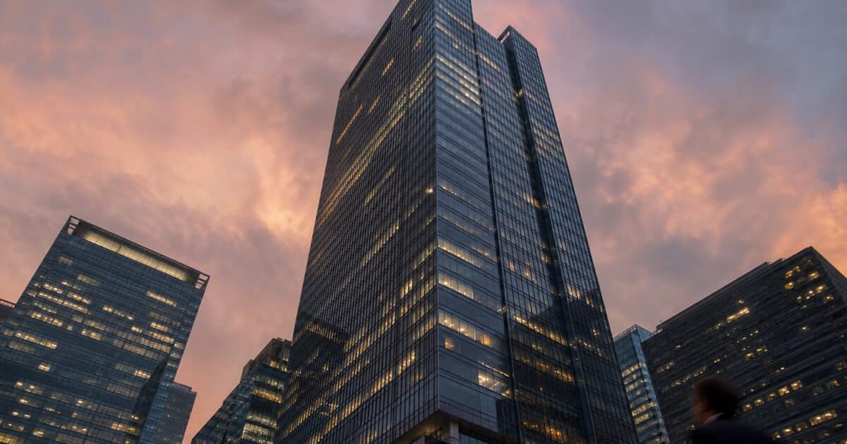 Les contrats à terme Bitcoin de Binance atteignent 57,82 milliards de dollars, huit fois le volume du marché