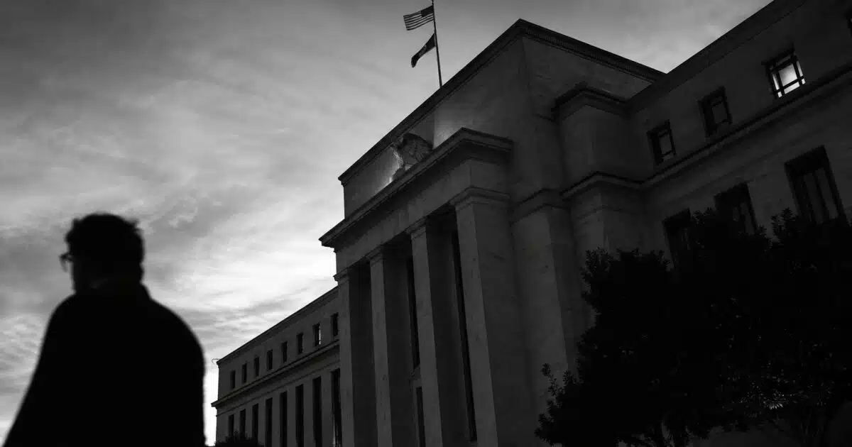 Dallas Fed's $700 Billion Warning Puts Tokenized Deposit Networks on Notice