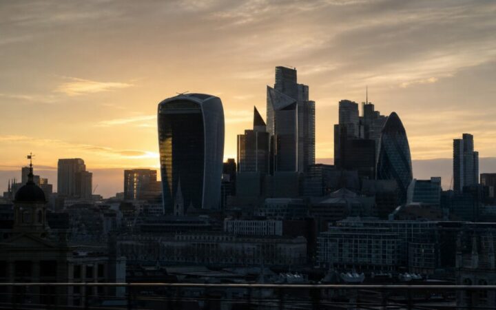 FCA Study: 80% of Young UK Investors Use AI Tools, But Most Think It's Regulated