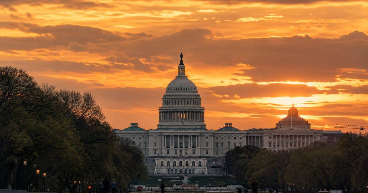 Le Clarity Act bloqué au Congrès, Bitcoin reste figé à 64 000 dollars