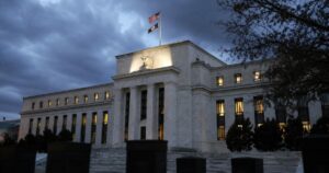 Macro Pressures Guide Crypto Moves in Fed Expectation Climate