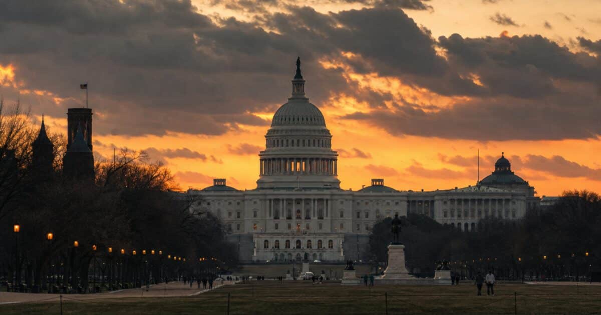 Senate Crypto Bill Stalls Before Recess as Ethics and FBI Push Back