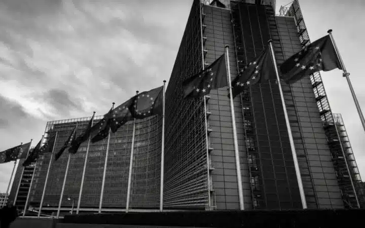 Seulement 3 Stablecoins sur 50 Passent le Test MiCA en Europe