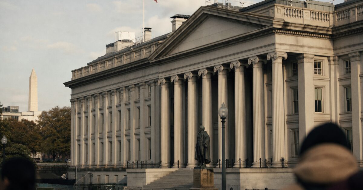 Treasury Yields Hold Flat as Gulf Risk and Soft Inflation Pull in Opposite Directions