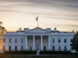 Trump Invites Coinbase, Ripple, and 8 Other Crypto Giants to White House as CLARITY Act Hits 10% Odds