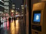 Trump Media Vend 2 628 Bitcoins et Lance Truth API pour Réduire son Exposition Crypto