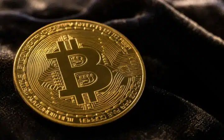 El Salvador's Bitcoin Reserve Hits 7,764 BTC as IMF Clears Private Donor Funding