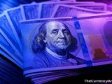 UBS Backs Dollar Buy-on-Dips as U.S. Economy Shows Signs of Slowing